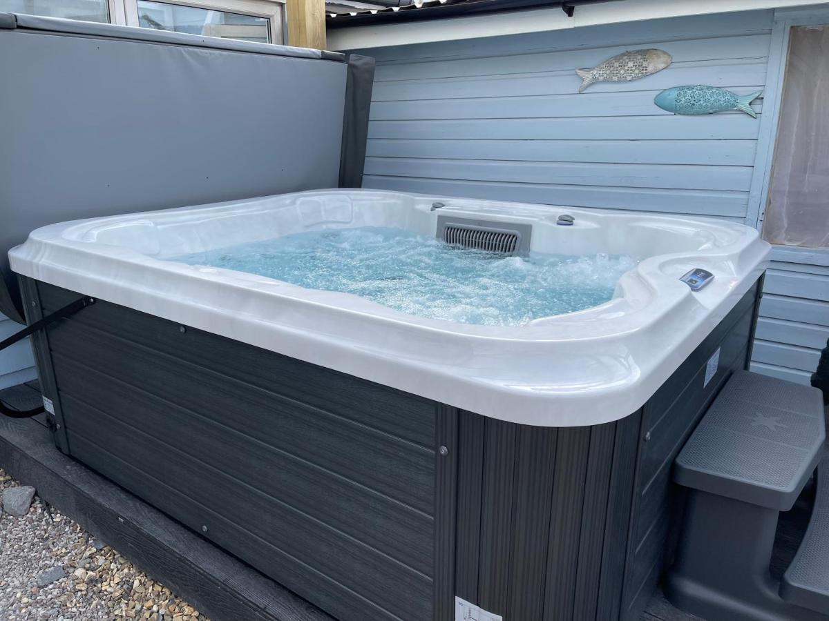 Dog Friendly Cottage 2 Mins To Beach With Hot Tub And Zappi Ev Lessingham Extérieur photo
